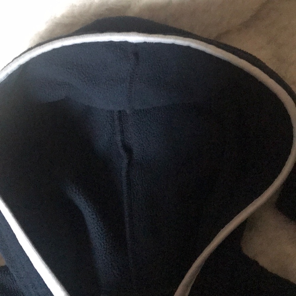 Zip up - Picture 3 of 4